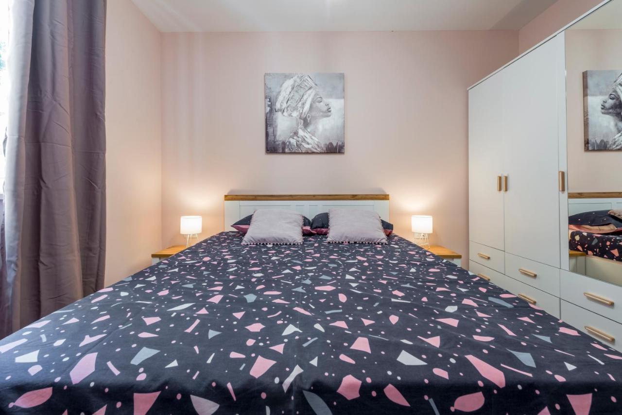 Glory Apartment *