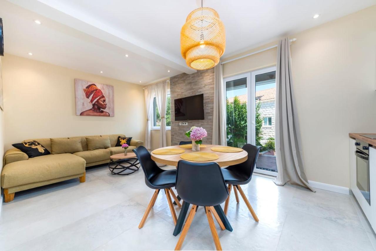 Glory Apartment